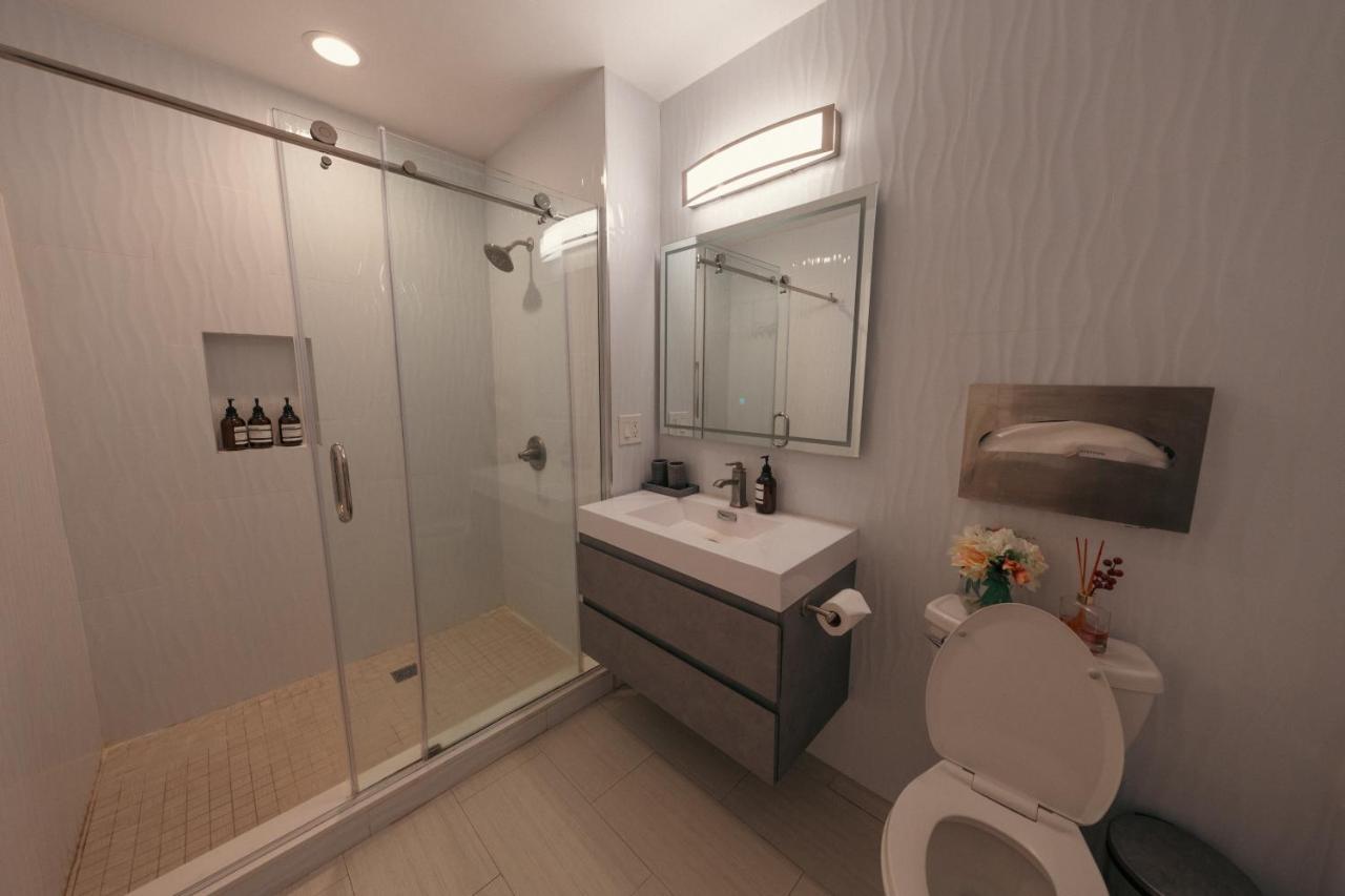 Stunning View Hollywood Hills Guest House Лос Анджелис Екстериор снимка